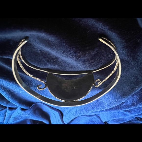 Gorgeous Silver Tone/Abalone Slip-on Cuff Bracelet - Picture 8 of 9